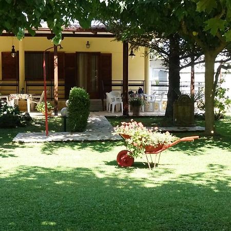 Garden Beach House Паралия Пантелеймона Экстерьер фото